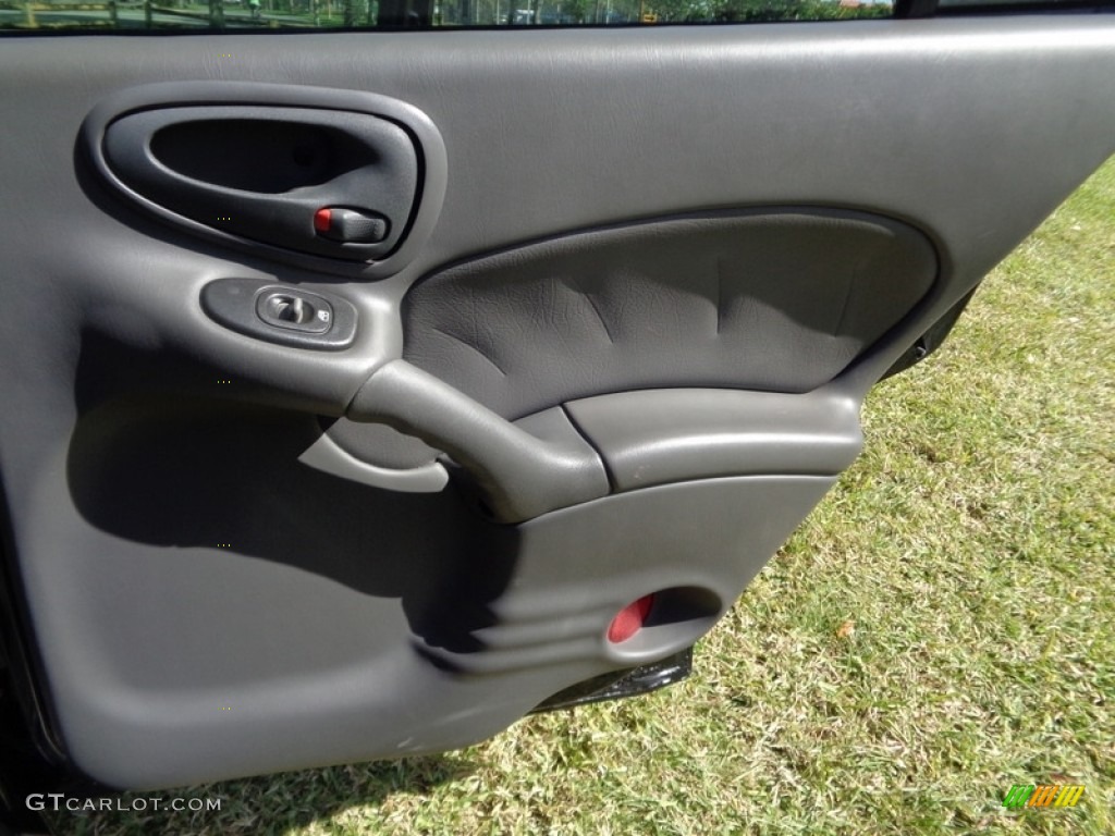 2004 Grand Am SE Sedan - Black / Dark Pewter photo #57