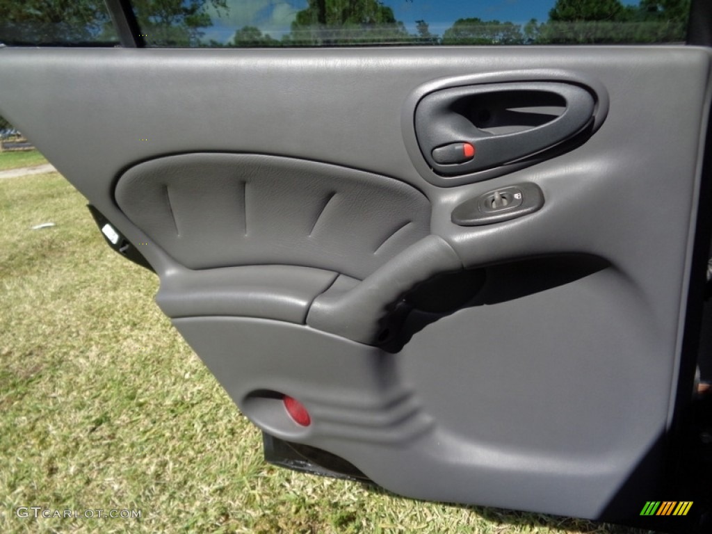 2004 Grand Am SE Sedan - Black / Dark Pewter photo #59
