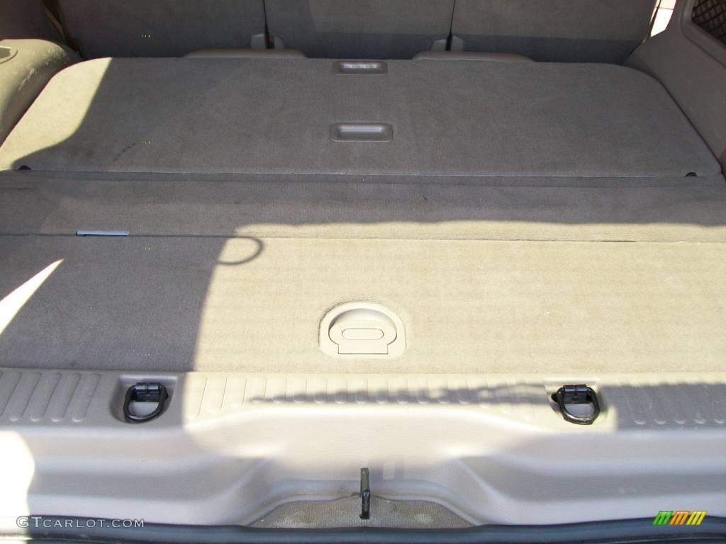 2002 Explorer XLT 4x4 - Black Clearcoat / Medium Parchment photo #4