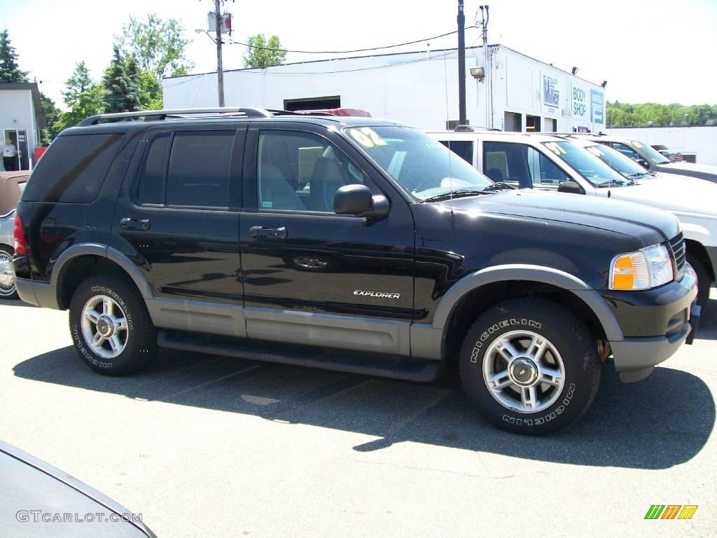 2002 Explorer XLT 4x4 - Black Clearcoat / Medium Parchment photo #6