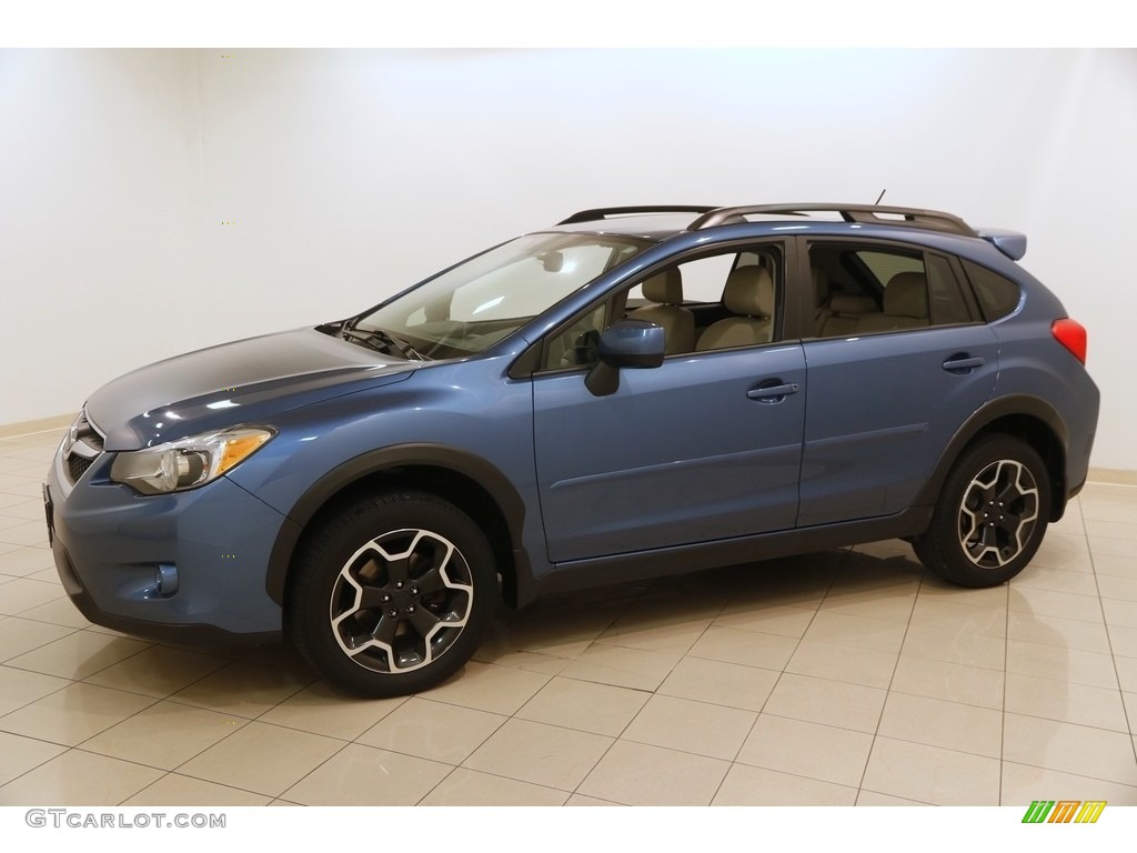 2014 XV Crosstrek 2.0i Limited - Quartz Blue Pearl / Ivory photo #3