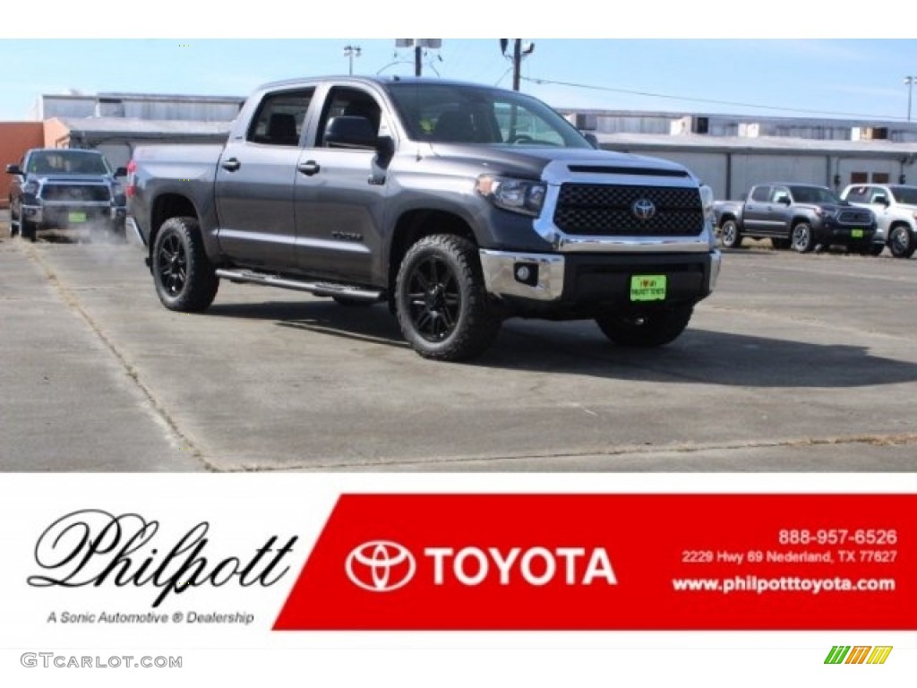 2018 Tundra SR5 CrewMax 4x4 - Magnetic Gray Metallic / Graphite photo #1