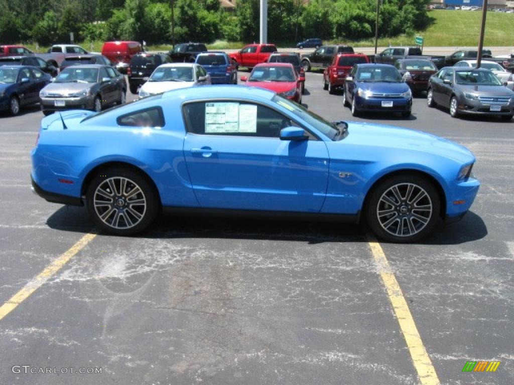 2010 Mustang GT Premium Coupe - Grabber Blue / Charcoal Black/Grabber Blue photo #3