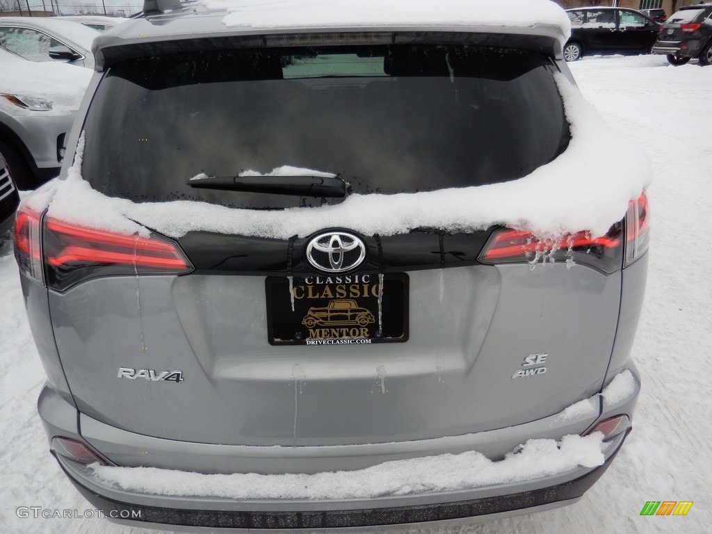 2018 RAV4 SE AWD - Silver Sky Metallic / Black photo #5