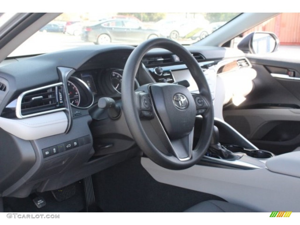 2018 Camry LE - Celestial Silver Metallic / Ash photo #12
