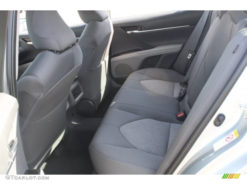 2018 Camry LE - Celestial Silver Metallic / Ash photo #20