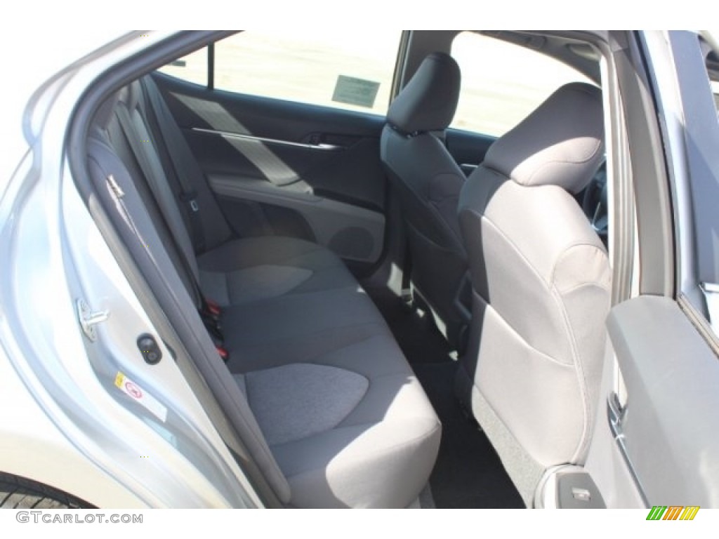 2018 Camry LE - Celestial Silver Metallic / Ash photo #25