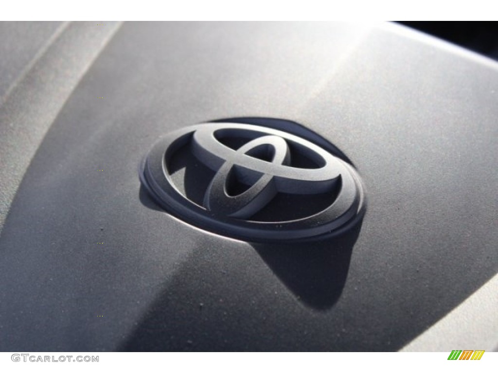 2018 Camry LE - Celestial Silver Metallic / Ash photo #30