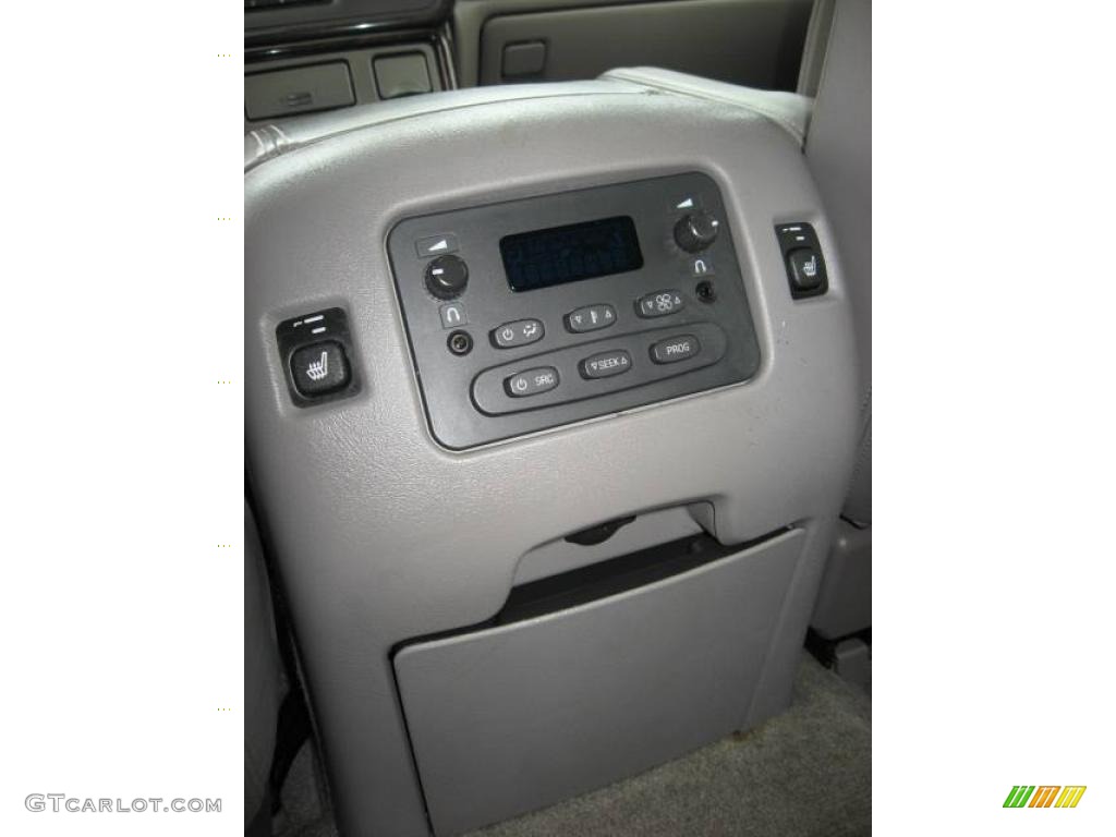 2004 Yukon Denali AWD - Silver Birch Metallic / Stone Gray photo #55