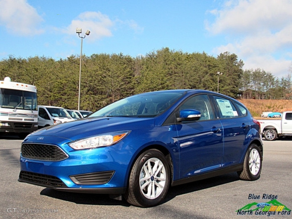2018 Focus SE Hatch - Lightning Blue / Charcoal Black photo #1