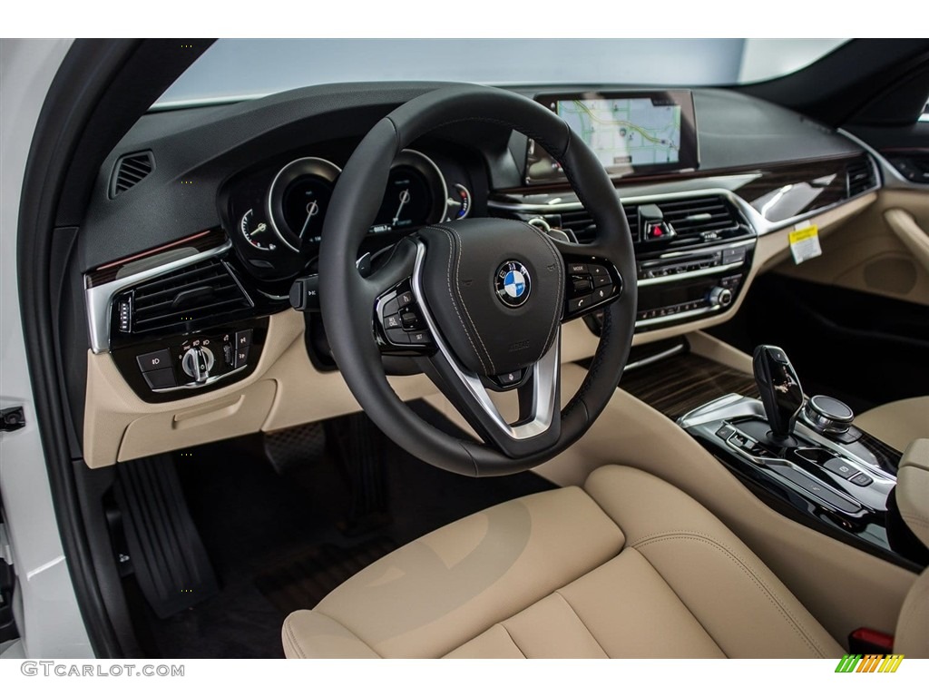 2018 BMW 5 Series 530i Sedan Canberra Beige/Black Dashboard Photo #124763300