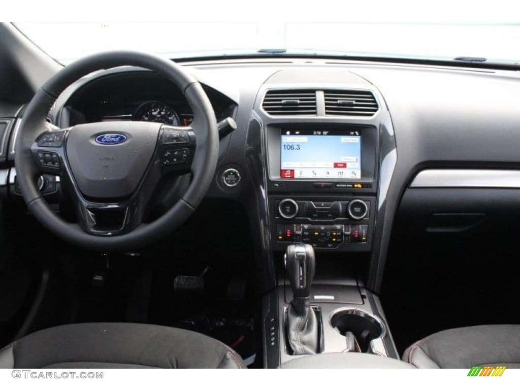 2018 Explorer XLT - Magnetic Metallic / Ebony Black photo #28