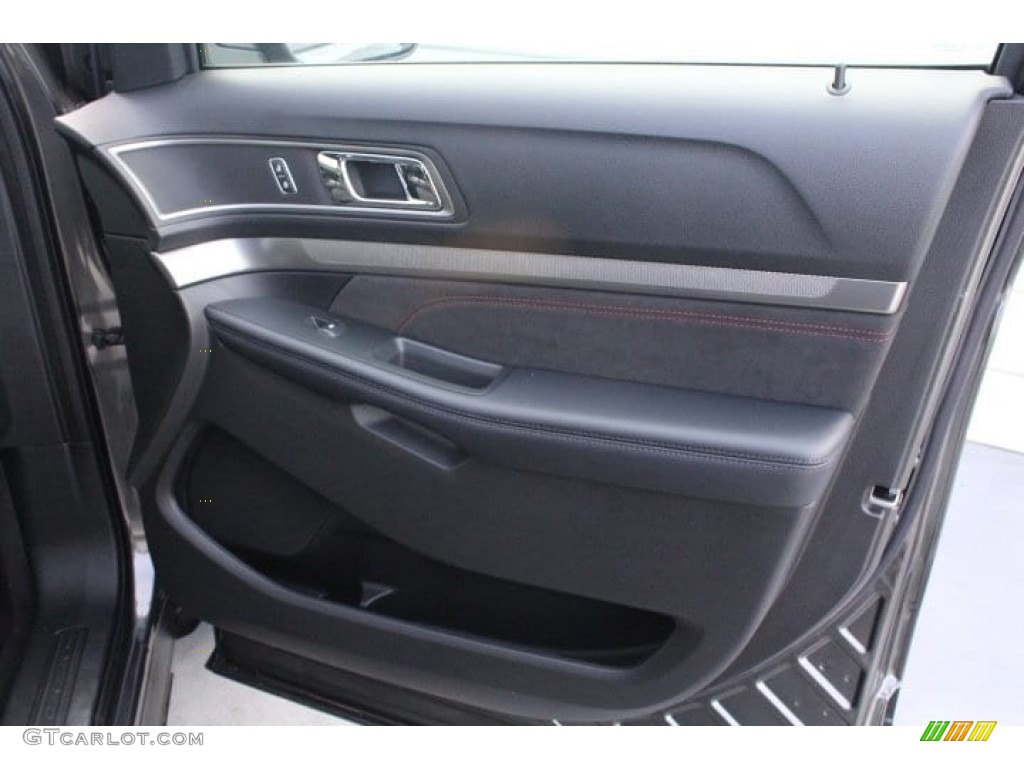 2018 Explorer XLT - Magnetic Metallic / Ebony Black photo #36