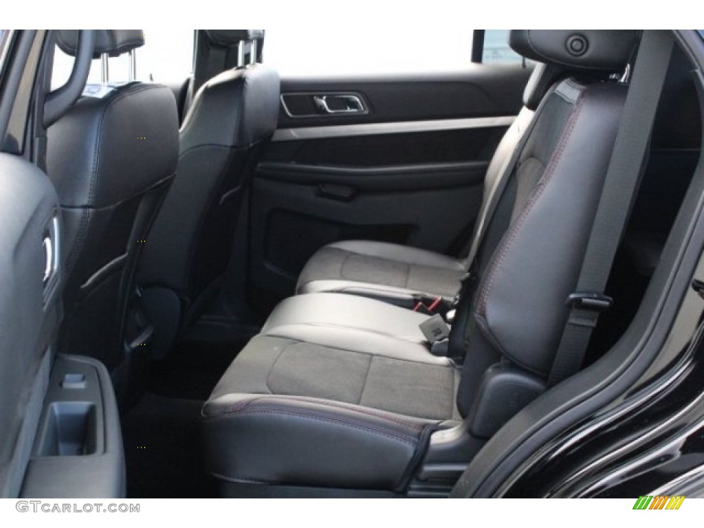 2018 Explorer XLT - Shadow Black / Ebony Black photo #22