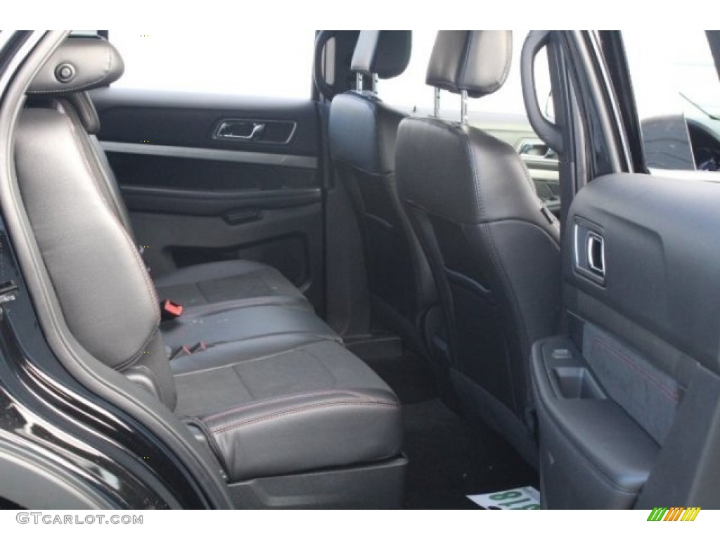 2018 Explorer XLT - Shadow Black / Ebony Black photo #26