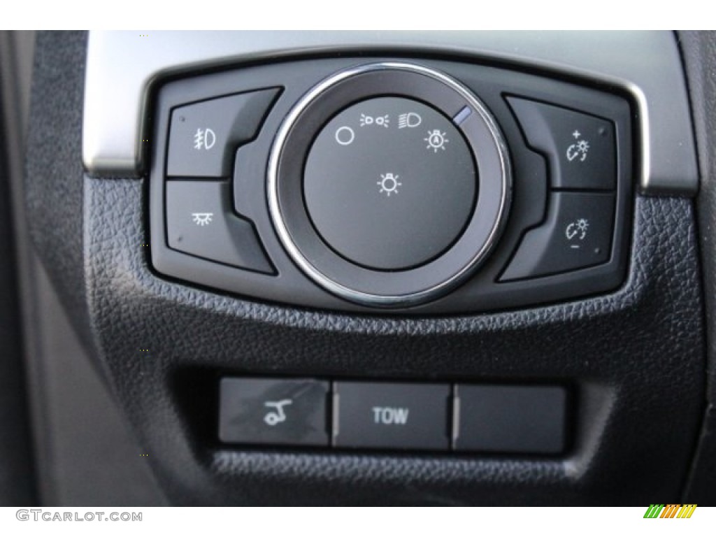 2018 Explorer XLT - Magnetic Metallic / Ebony Black photo #24