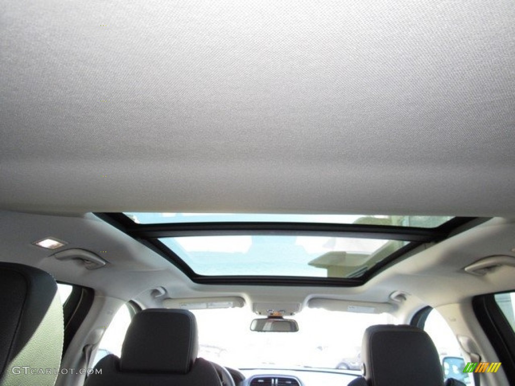 2018 Jaguar F-PACE 30t AWD R-Sport Sunroof Photos