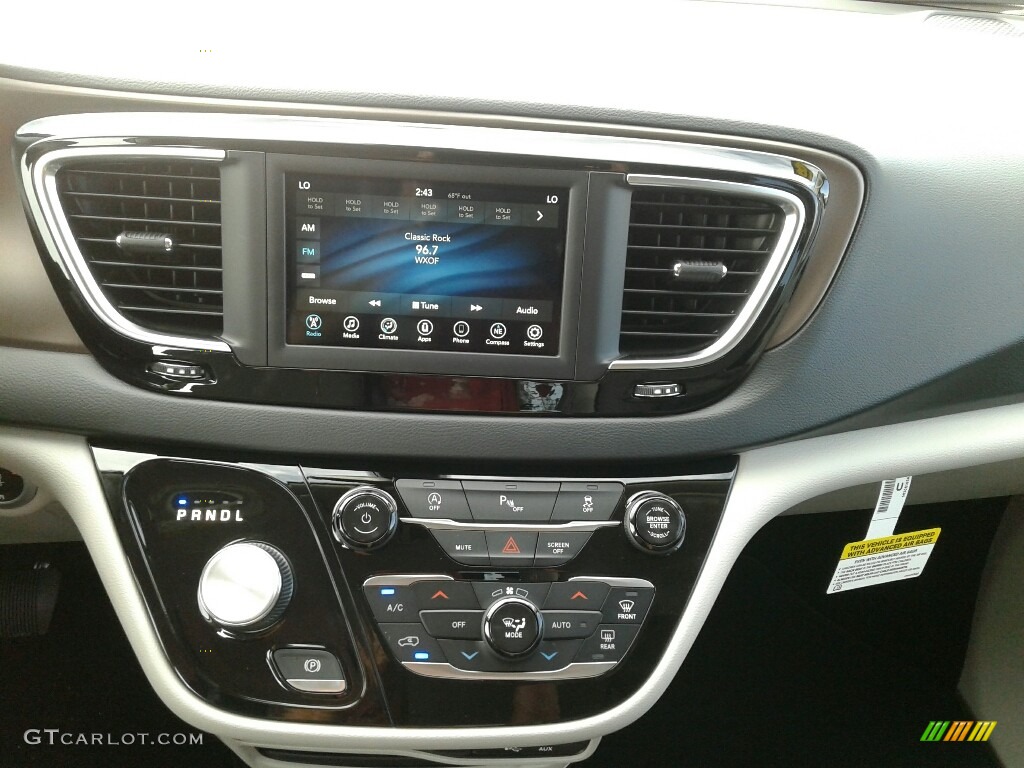 2018 Pacifica Touring Plus - Velvet Red Pearl / Black/Alloy photo #15