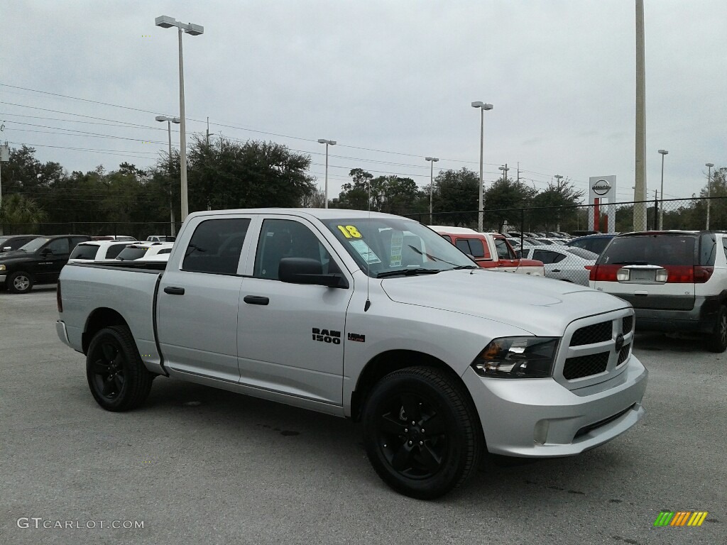 2018 1500 Express Crew Cab 4x4 - Bright Silver Metallic / Black/Diesel Gray photo #6