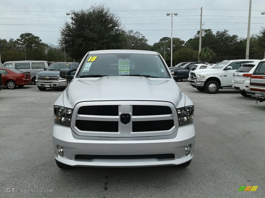 2018 1500 Express Crew Cab 4x4 - Bright Silver Metallic / Black/Diesel Gray photo #7