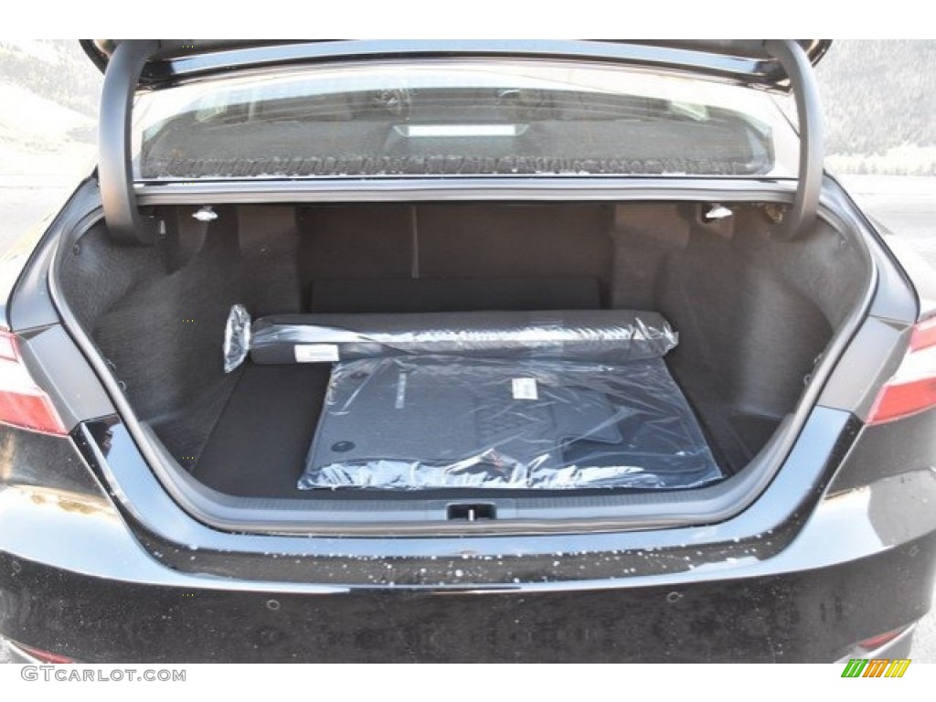 2018 Toyota Camry Hybrid XLE Trunk Photo #124780798