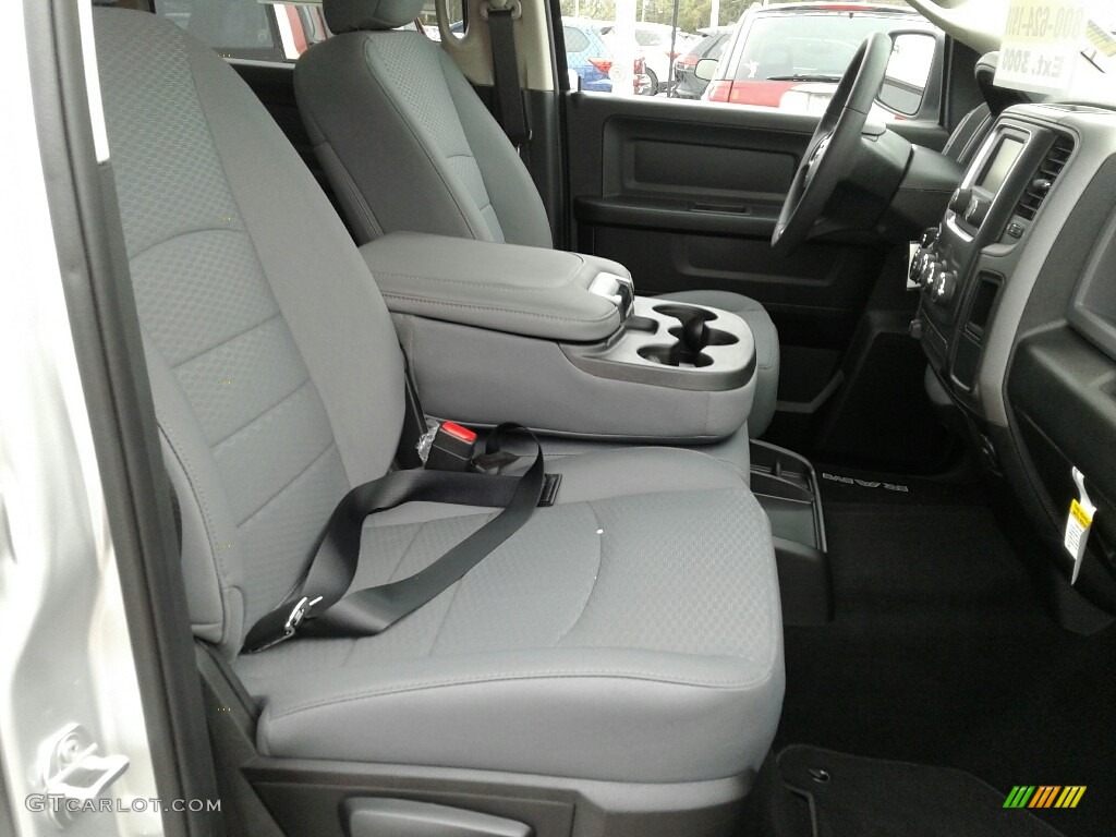 2018 1500 Express Crew Cab 4x4 - Bright Silver Metallic / Black/Diesel Gray photo #10