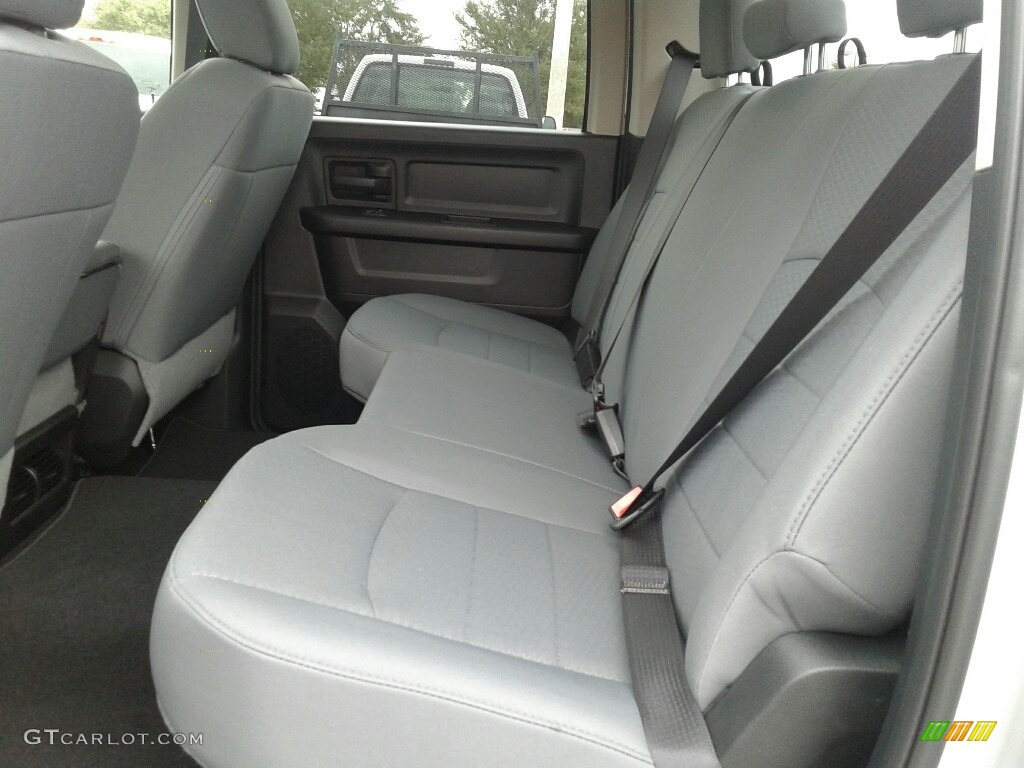 2018 1500 Express Crew Cab 4x4 - Bright Silver Metallic / Black/Diesel Gray photo #13