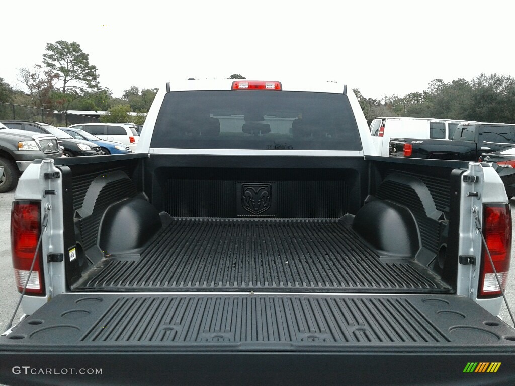 2018 1500 Express Crew Cab 4x4 - Bright Silver Metallic / Black/Diesel Gray photo #21