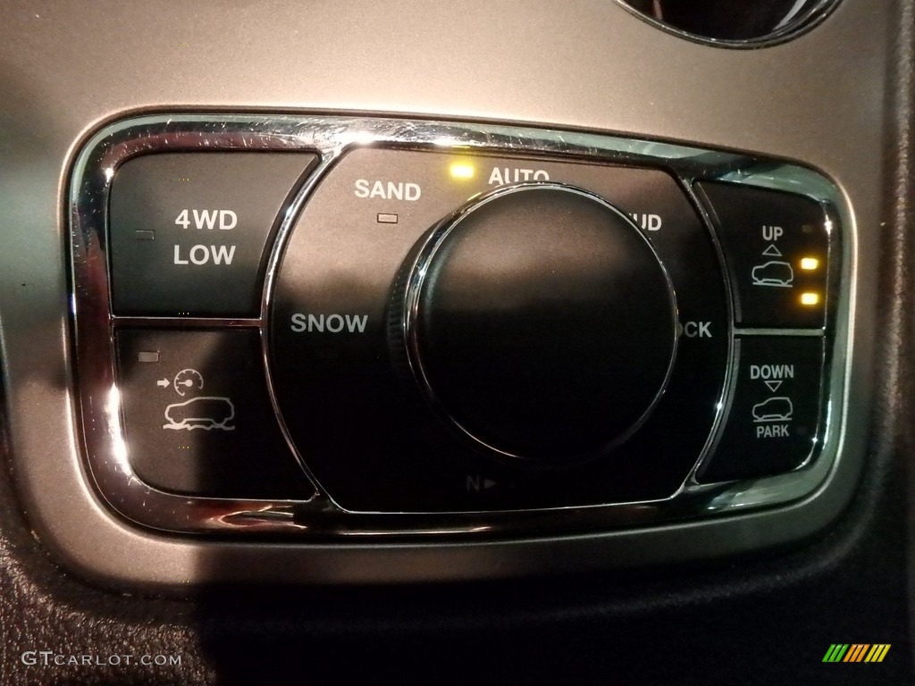 2017 Grand Cherokee Trailhawk 4x4 - Bright White / Black photo #21