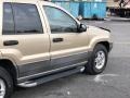 Champagne Pearlcoat - Grand Cherokee Laredo 4x4 Photo No. 3