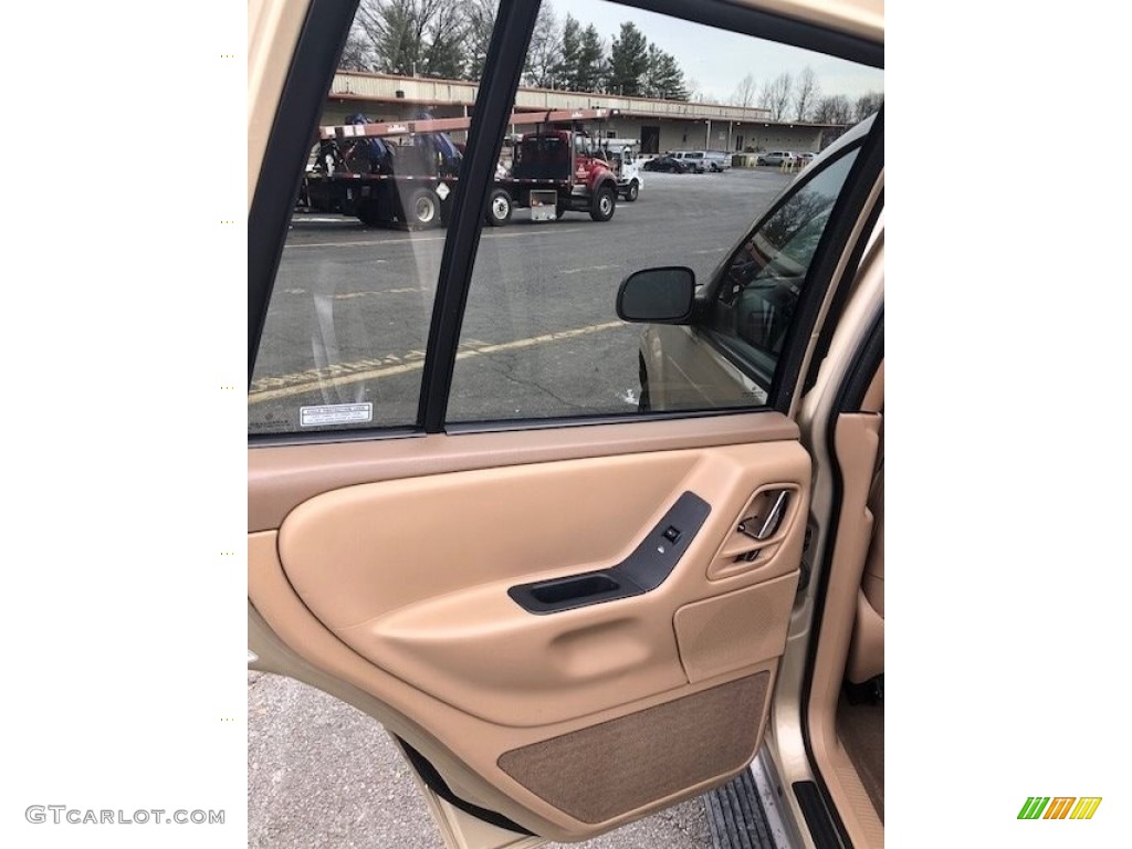 2000 Grand Cherokee Laredo 4x4 - Champagne Pearlcoat / Camel photo #12