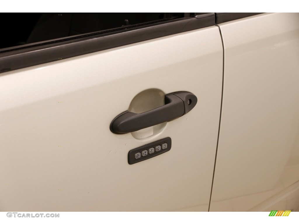 2011 Escape XLT - Gold Leaf Metallic / Charcoal Black photo #4