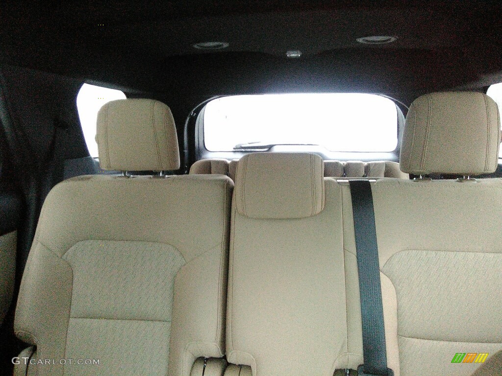 2016 Explorer FWD - Shadow Black / Medium Light Camel photo #18