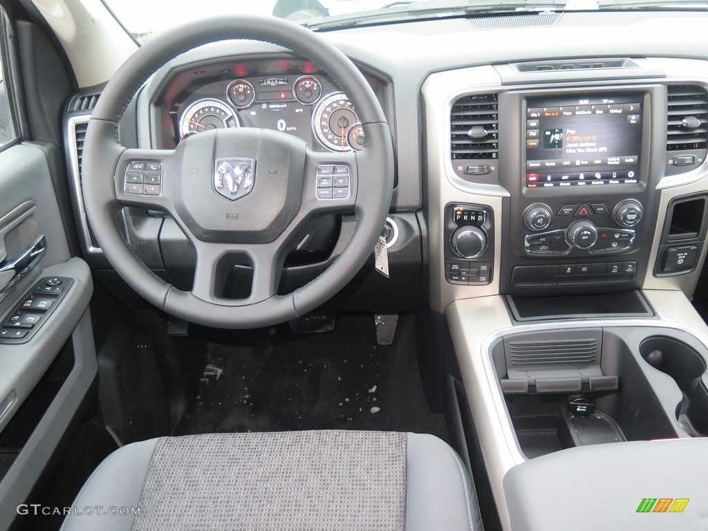 2018 1500 Big Horn Crew Cab 4x4 - Brilliant Black Crystal Pearl / Black/Diesel Gray photo #10