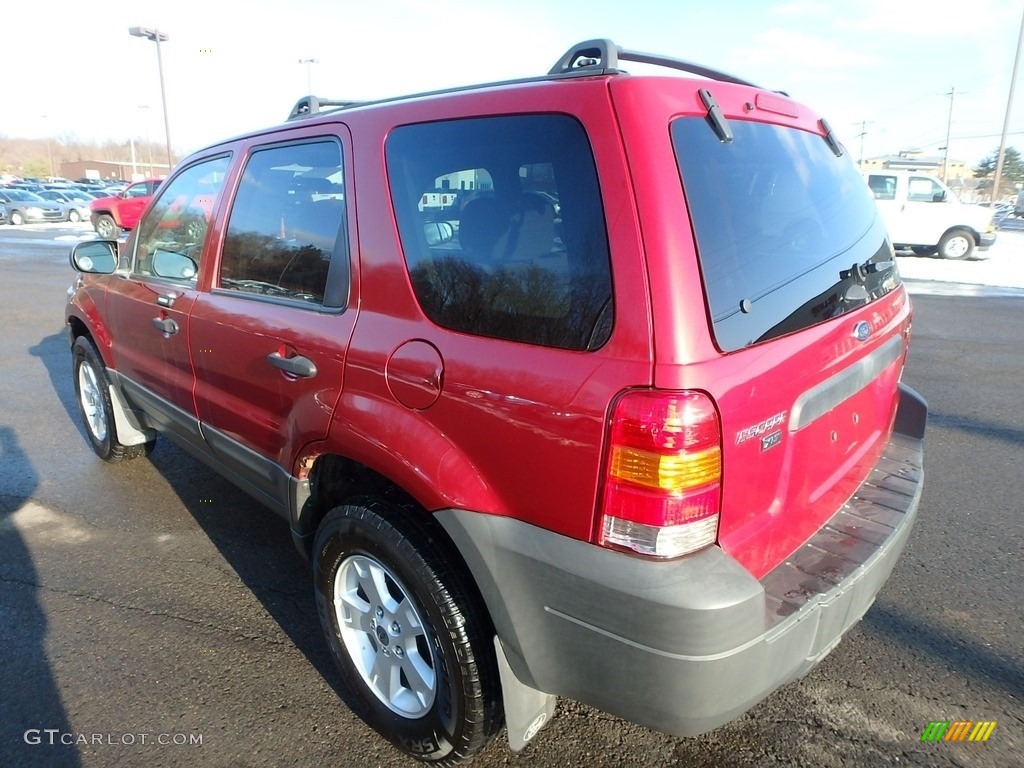 2005 Escape XLT V6 - Redfire Metallic / Medium/Dark Flint Grey photo #2