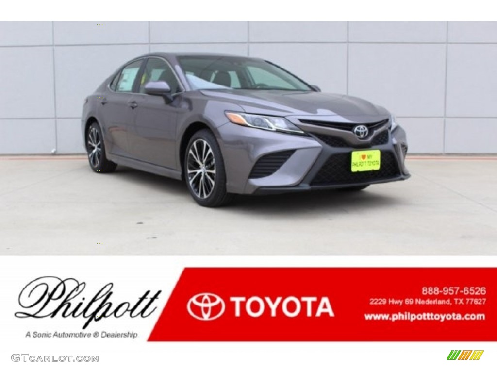 2018 Camry SE - Predawn Gray Mica / Black photo #1
