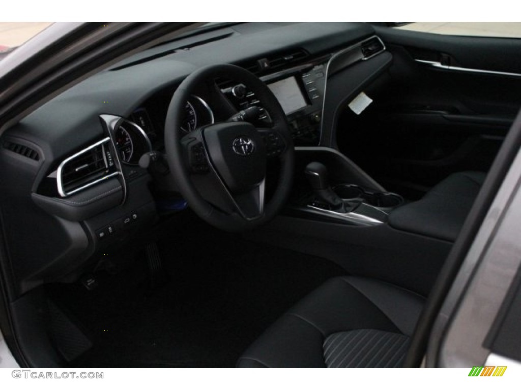2018 Camry SE - Predawn Gray Mica / Black photo #9