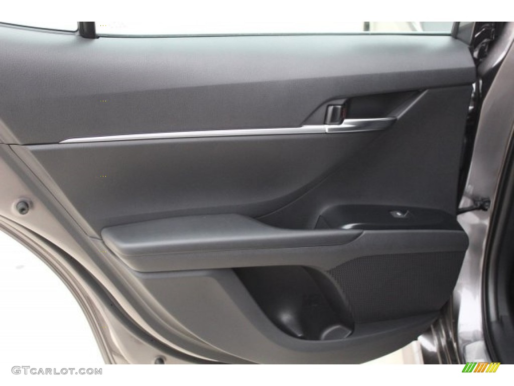 2018 Camry SE - Predawn Gray Mica / Black photo #16