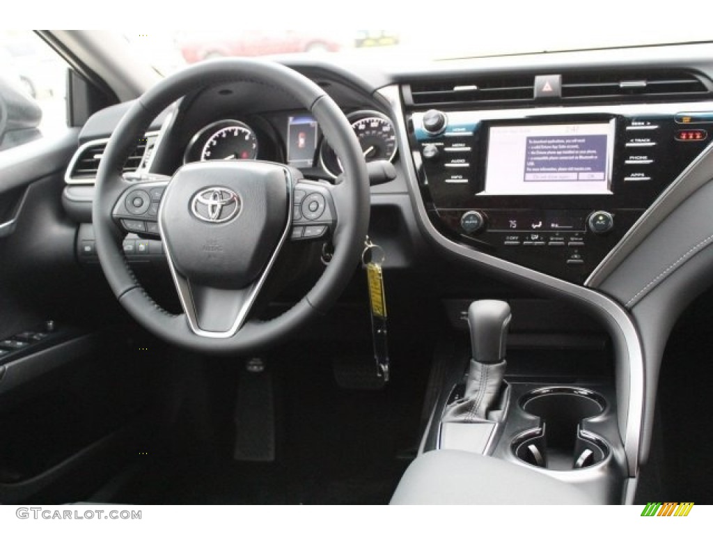 2018 Camry SE - Predawn Gray Mica / Black photo #18