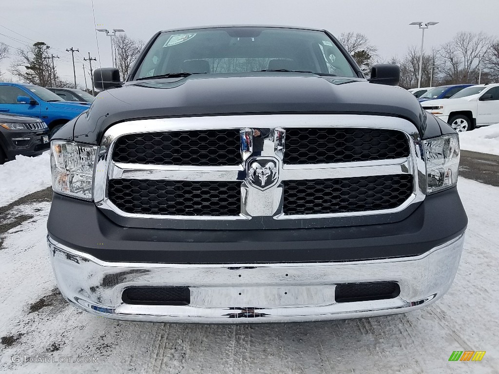 2018 1500 Express Quad Cab 4x4 - Brilliant Black Crystal Pearl / Black/Diesel Gray photo #2