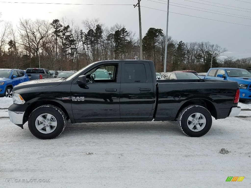 2018 1500 Express Quad Cab 4x4 - Brilliant Black Crystal Pearl / Black/Diesel Gray photo #3