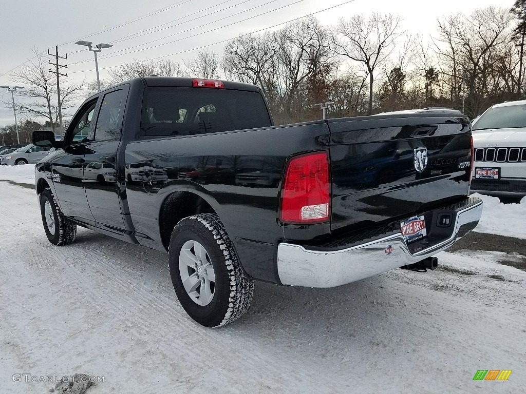 2018 1500 Express Quad Cab 4x4 - Brilliant Black Crystal Pearl / Black/Diesel Gray photo #4