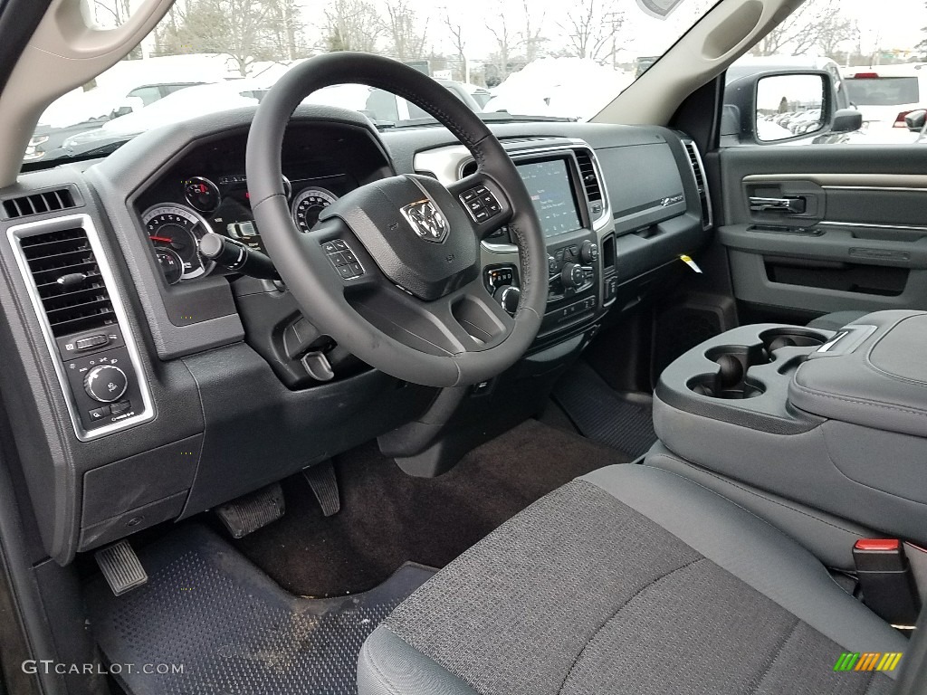 Black/Diesel Gray Interior 2018 Ram 1500 Big Horn Crew Cab 4x4 Photo #124810311