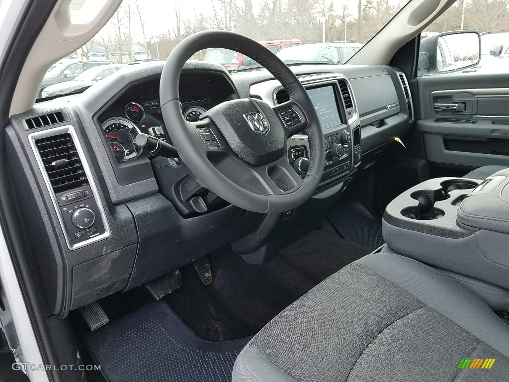 2018 1500 Big Horn Crew Cab 4x4 - Bright White / Black/Diesel Gray photo #7