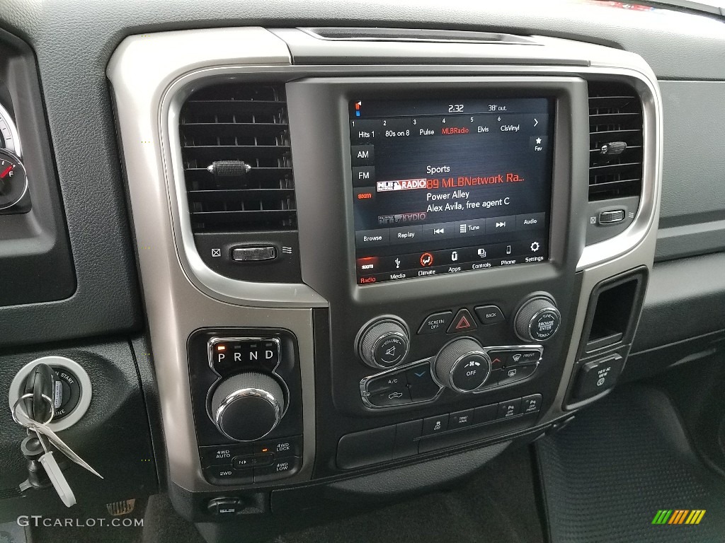 2018 1500 Big Horn Crew Cab 4x4 - Bright White / Black/Diesel Gray photo #10
