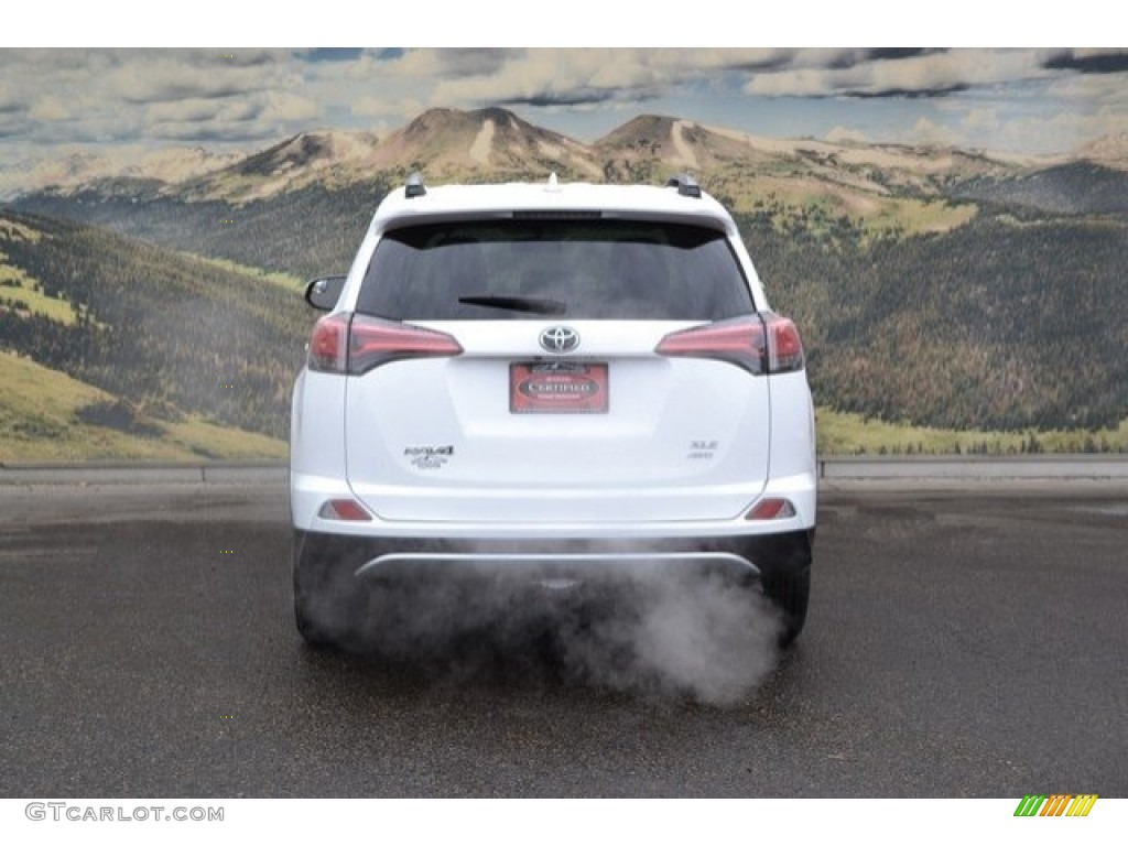 2016 RAV4 XLE AWD - Super White / Black photo #9