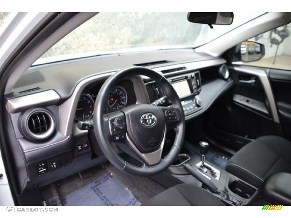 2016 RAV4 XLE AWD - Super White / Black photo #10