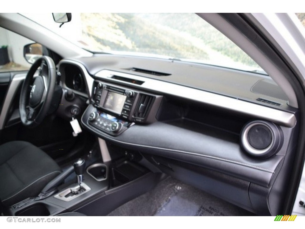 2016 RAV4 XLE AWD - Super White / Black photo #17