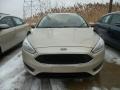 White Gold - Focus SE Sedan Photo No. 2