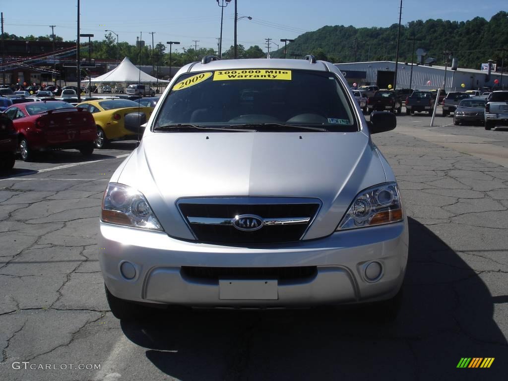 2009 Sorento LX 4x4 - Bright Silver / Gray photo #17